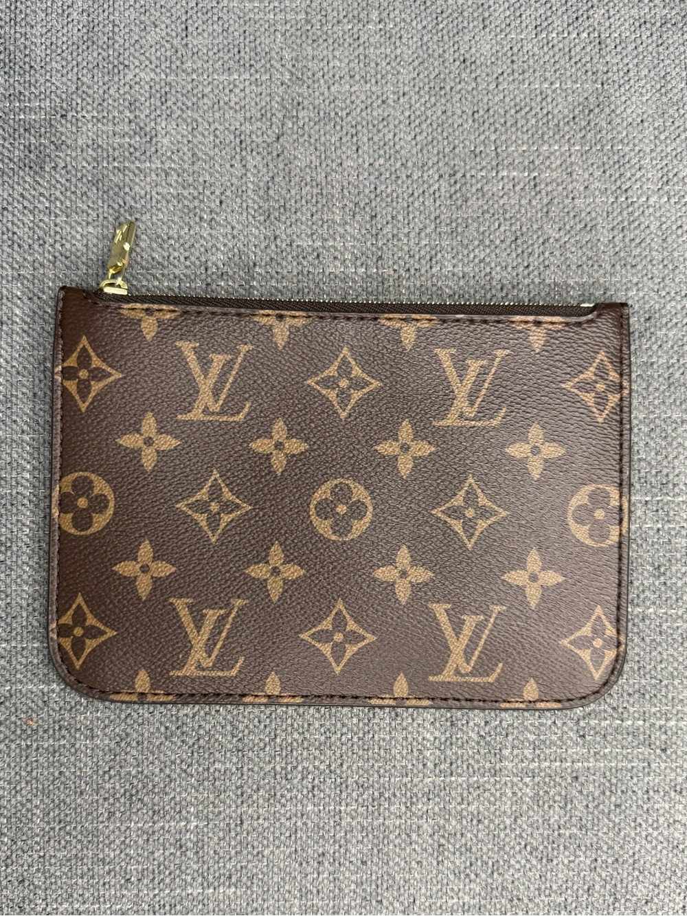 Louis Vuitton monogram zippy pouch